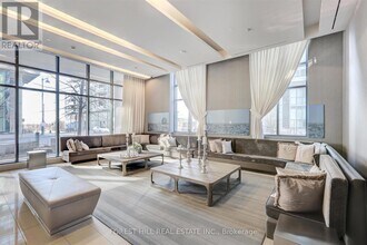 60 Annie Craig Dr in Toronto, ON - Building Photo - Building Photo