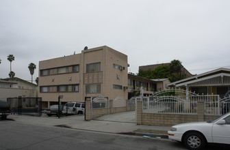 1517 N Harvard Blvd in Los Angeles, CA - Building Photo - Building Photo