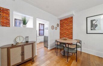175 Blossom St, Unit 1 in Boston, MA - Building Photo - Building Photo
