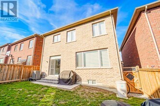 1109 Baltic Ln in Pickering, ON - Building Photo - Building Photo