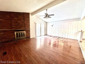 37683 Adrian Dr in Sterling Heights, MI - Building Photo - Building Photo