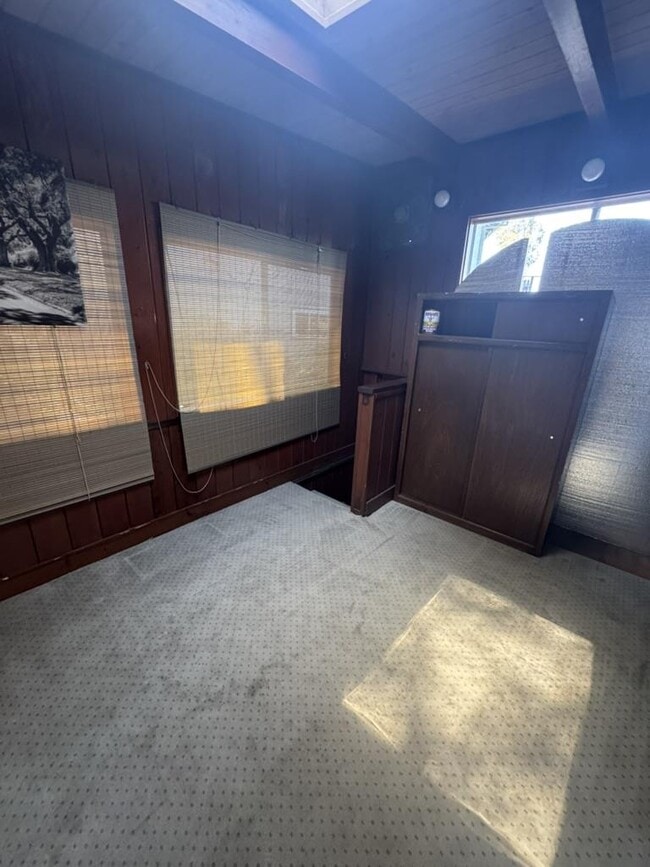 1625 Higgins Way in Pacifica, CA - Building Photo - Building Photo