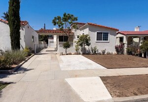 817 S 9th St in Alhambra, CA - Building Photo