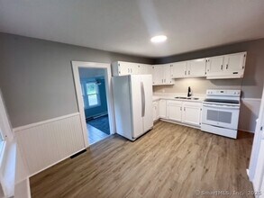 1 Pratte Ln in Wolcott, CT - Building Photo - Building Photo