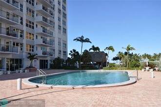 405 N Ocean Blvd in Pompano Beach, FL - Building Photo - Building Photo
