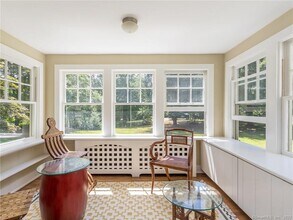 33 Washington Ave in Woodbury, CT - Building Photo - Building Photo