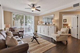 3202 Myrtlewood Cir E in Palm Beach Gardens, FL - Building Photo