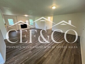 233 N Hill Dr in Boiling Springs, SC - Building Photo - Building Photo