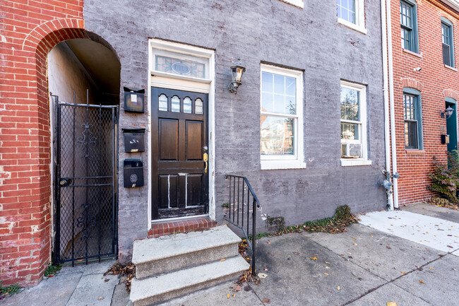 616 S Washington St in Baltimore, MD - Building Photo - Building Photo