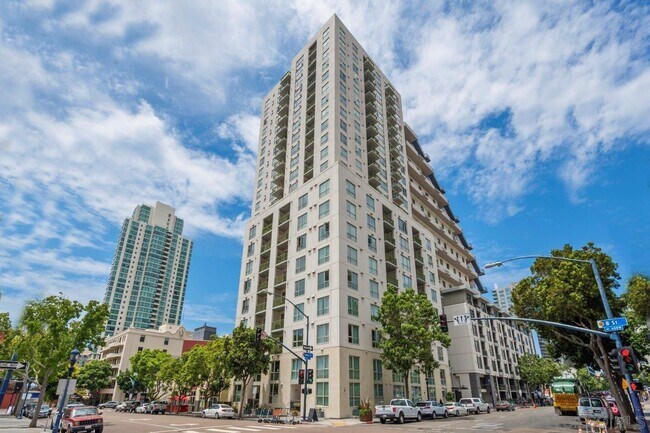 1240 India St, Unit 2305 in San Diego, CA - Building Photo - Building Photo