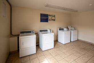 The Inn and Suite Apartments in Rocky Mount, NC - Building Photo - Interior Photo