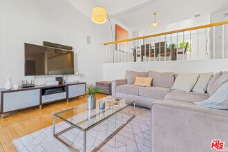 4725 La Villa Marina in Marina Del Rey, CA - Building Photo - Building Photo