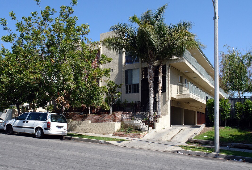 339 E Plymouth St in Inglewood, CA - Building Photo