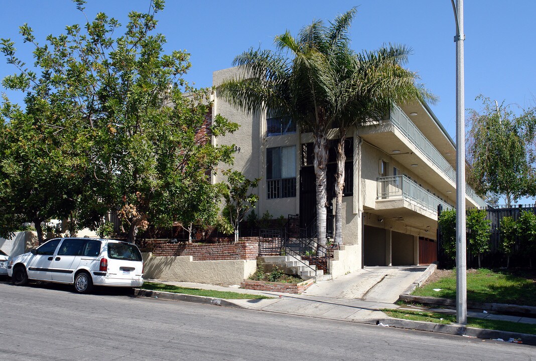 339 E Plymouth St in Inglewood, CA - Foto de edificio