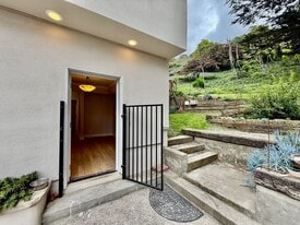 676 Canyon Dr in Pacifica, CA - Building Photo