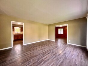 1716 Matilda St NE in Grand Rapids, MI - Foto de edificio - Building Photo