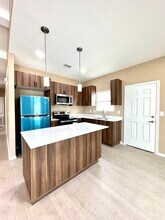 2915 W Sandlewood St, Unit 1 in Edinburg, TX - Building Photo - Building Photo