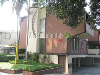 215 Hudson S Ave in Pasadena, CA - Foto de edificio - Building Photo