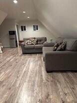 210 Sixth Av in New Westminster, BC - Building Photo