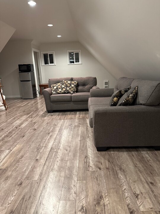 210 Sixth Av in New Westminster, BC - Building Photo