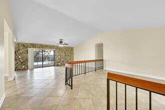 6615 NW 48th Mnr in Coral Springs, FL - Foto de edificio - Building Photo