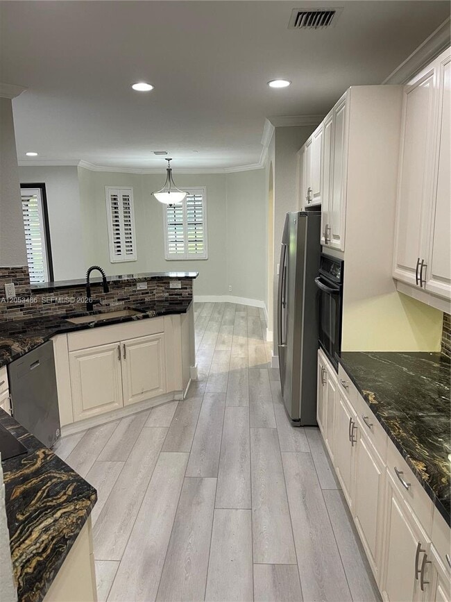 property at 2727 Center Ct Dr