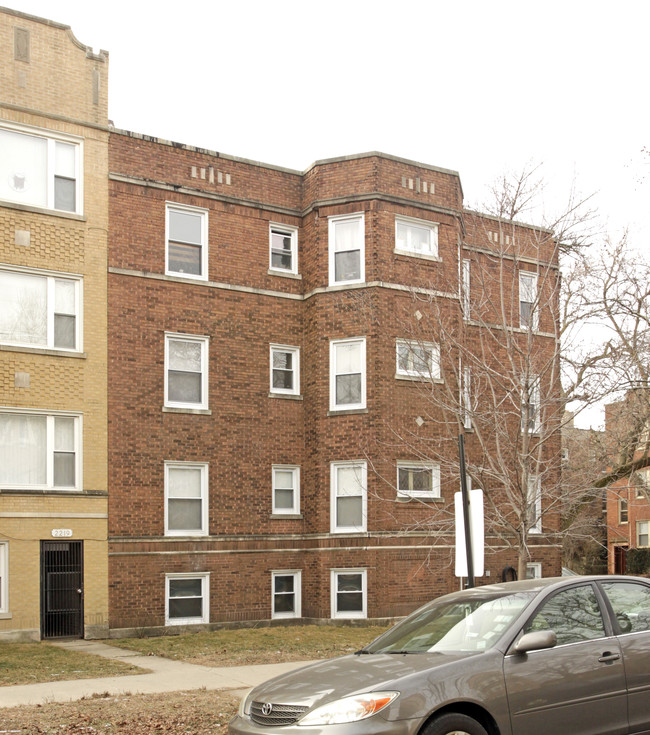 West Ridge in Chicago, IL - Building Photo - Building Photo