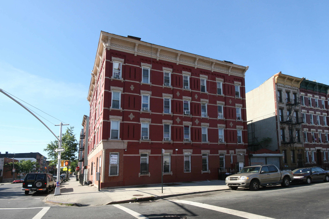 38 Malcolm X Blvd in Brooklyn, NY - Building Photo