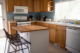 702 Sahwatch St in Colorado Springs, CO - Building Photo - Building Photo