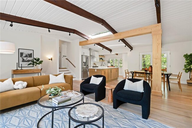 property at 1690 Cotswold Dr NE