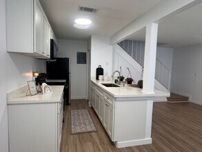 203 E Tiffany Dr in West Palm Beach, FL - Building Photo - Building Photo