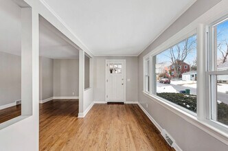 121 Oakland Pl, Unit #1 in Stratford, CT - Building Photo - Building Photo