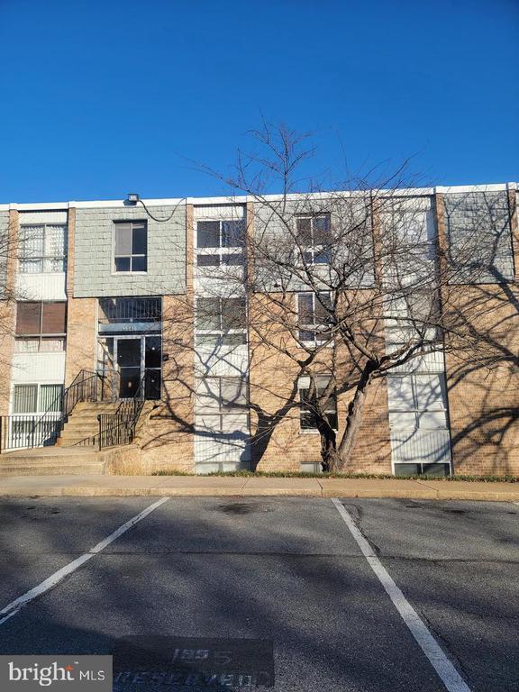 property at 3940 Bel Pre Rd