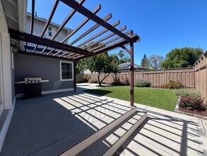 3639 Florence St in Redwood City, CA - Building Photo - Building Photo