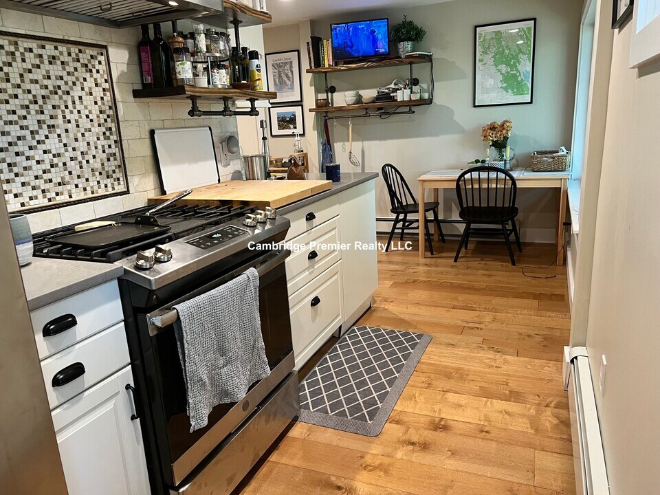 10 Willow Ct, Unit 1 in Arlington, MA - Foto de edificio
