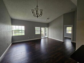 2861 N Oakland Forest Dr, Unit 306 in Oakland Park, FL - Building Photo - Building Photo
