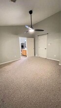 6399 Stagg Ct, Unit Master Bedroom in Springfield, VA - Building Photo - Building Photo