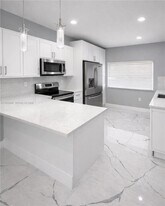 7925 W 29th Way in Hialeah, FL - Building Photo