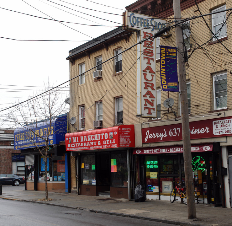 635 Bay St in Staten Island, NY - Foto de edificio