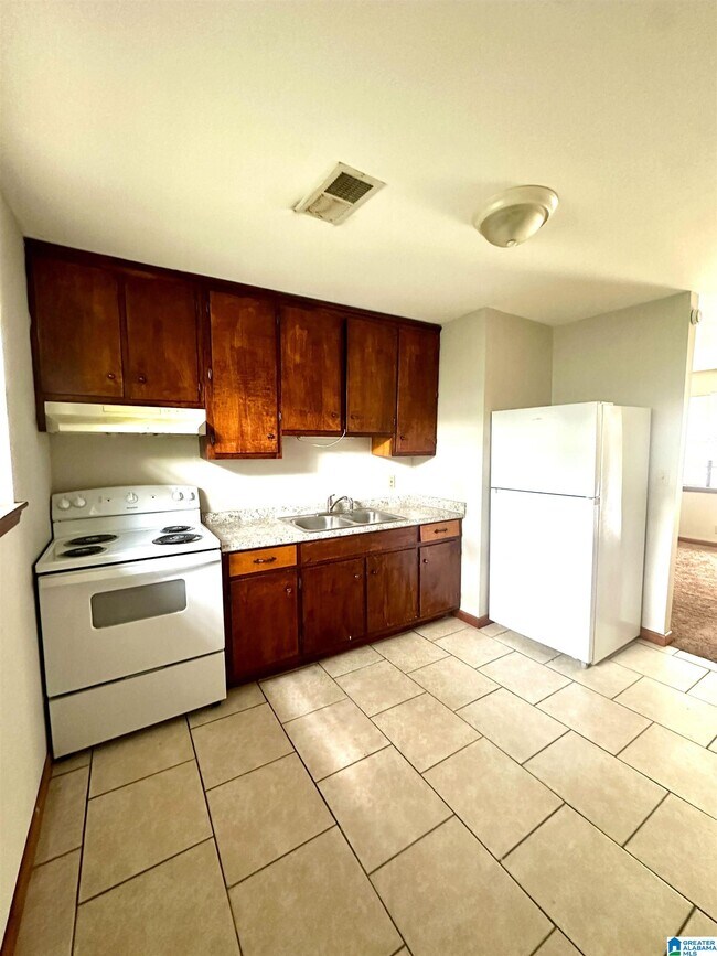 property at 1117 Elm Ave