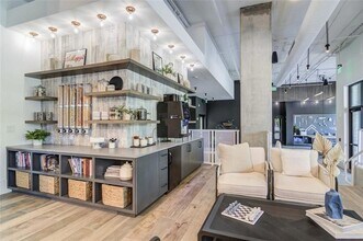 1330 Fairmont Ave NW, Unit 203 in Atlanta, GA - Building Photo - Building Photo