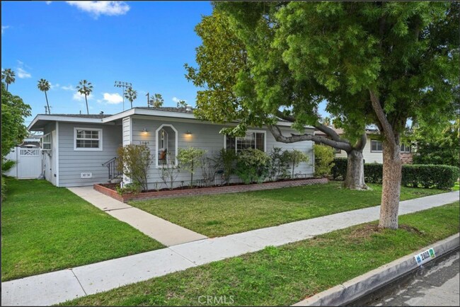 2809 Hackett Ave in Long Beach, CA - Foto de edificio - Building Photo