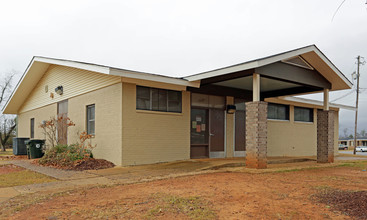 Cresent East Apartments in Tuscaloosa, AL - Building Photo - Building Photo