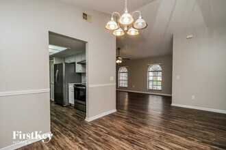 836 Sylvia Dr in Deltona, FL - Building Photo - Building Photo