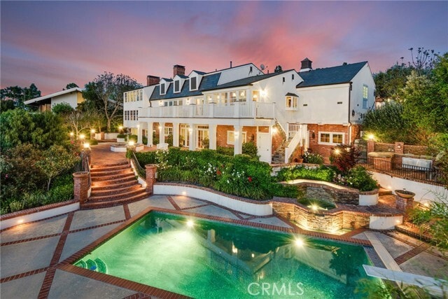 property at 1409 Vía Arco