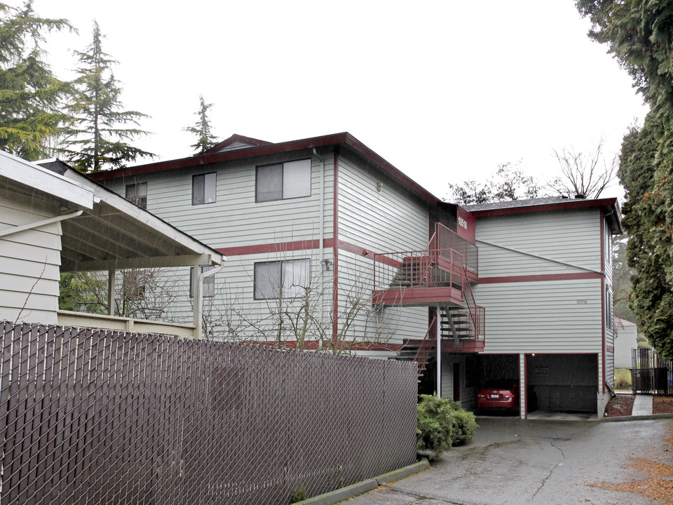 STONEGATE TERRACE CONDOMINIUM in Seattle, WA - Building Photo