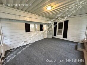 8928 Loveless Dr NE in Rockford, MI - Building Photo - Building Photo