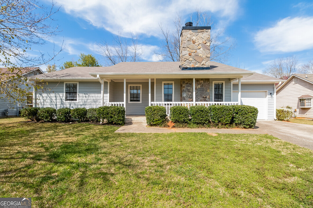 423 Brookfield Way in Jonesboro, GA - Building Photo