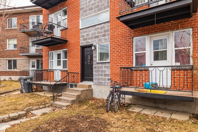 5770 Charles-Thibault Pl