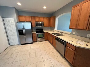 2072 Oakhurst Way in Riviera Beach, FL - Building Photo - Building Photo